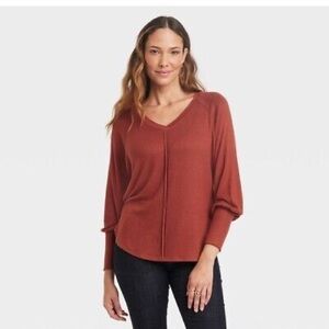 Knox Rose V-Neck Long Sleeve Knit Top